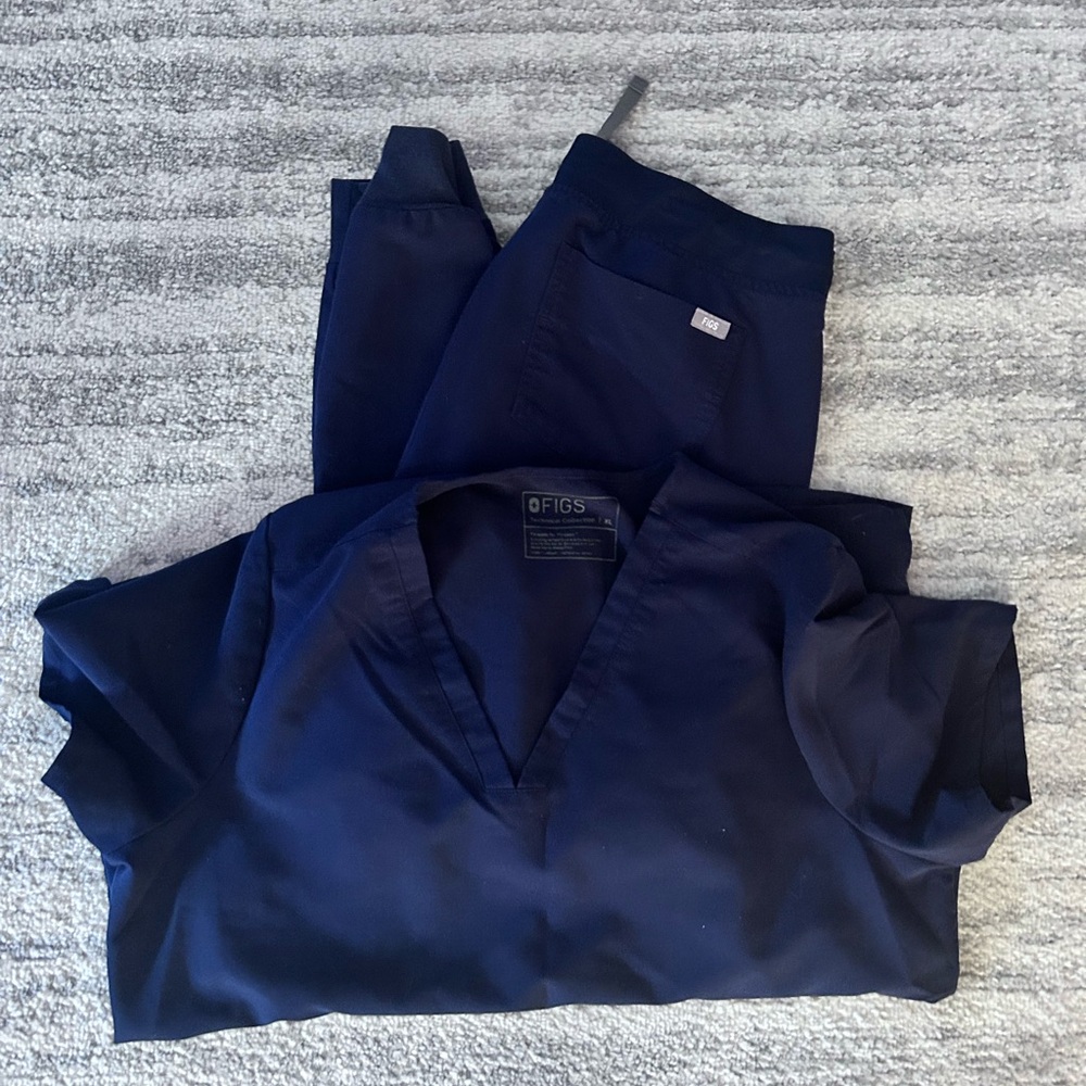 FIGS Scrub Set - NAVY BLUE